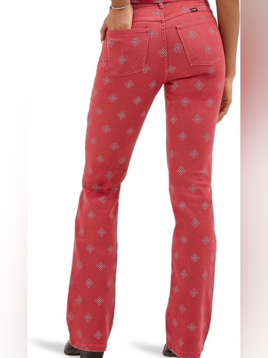 Wrangler Pants - Wrangler Women’s Red Bandana Print High Rise Bold Boot Jeans Size 2|26X30